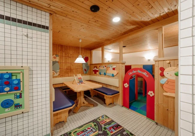 kinderspielraum-familienhotel-alte-post-klein